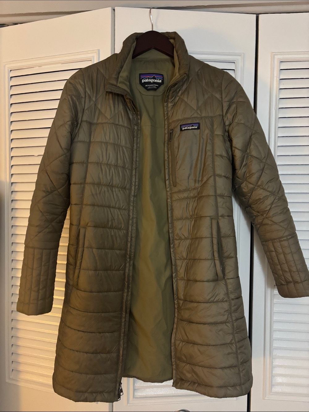 Patagonia Olive Green Quilted Women's Puffer Coat